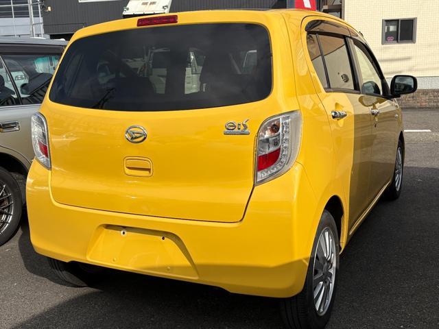 ミライース Ｘ　リミテッドＳＡ　純正ＳＤナビ　フルセグ　Ｂｌｕｅｔｏｏｔｈ　ＥＴＣ　純正ＯＰカーボン調ルーフラッピング　コムテック３６０°ドラレコ　外装キズあり　ルーフへこみあり（4枚目）