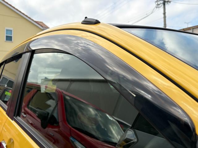 ミライース Ｘ　リミテッドＳＡ　純正ＳＤナビ　フルセグ　Ｂｌｕｅｔｏｏｔｈ　ＥＴＣ　純正ＯＰカーボン調ルーフラッピング　コムテック３６０°ドラレコ　外装キズあり　ルーフへこみあり（8枚目）