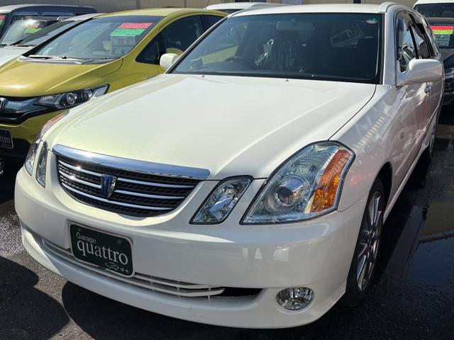 マークIIブリット ２．５ｉＲ－Ｓ　３５ｔｈアニバーサリーナビＰ　マルチナビ　ＨＩＤライト　キーレス　ＥＴＣ　禁煙車　Ｐガラス　純正１７インチＡＷ　３５周年特別仕様車（3枚目）