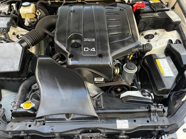 マークIIブリット ２．５ｉＲ－Ｓ　３５ｔｈアニバーサリーナビＰ　マルチナビ　ＨＩＤライト　キーレス　ＥＴＣ　禁煙車　Ｐガラス　純正１７インチＡＷ　３５周年特別仕様車（13枚目）