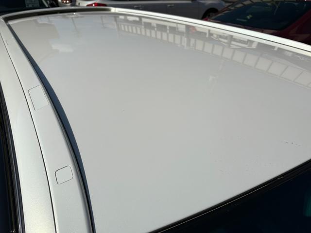 マークIIブリット ２．５ｉＲ－Ｓ　３５ｔｈアニバーサリーナビＰ　マルチナビ　ＨＩＤライト　キーレス　ＥＴＣ　禁煙車　Ｐガラス　純正１７インチＡＷ　３５周年特別仕様車（23枚目）