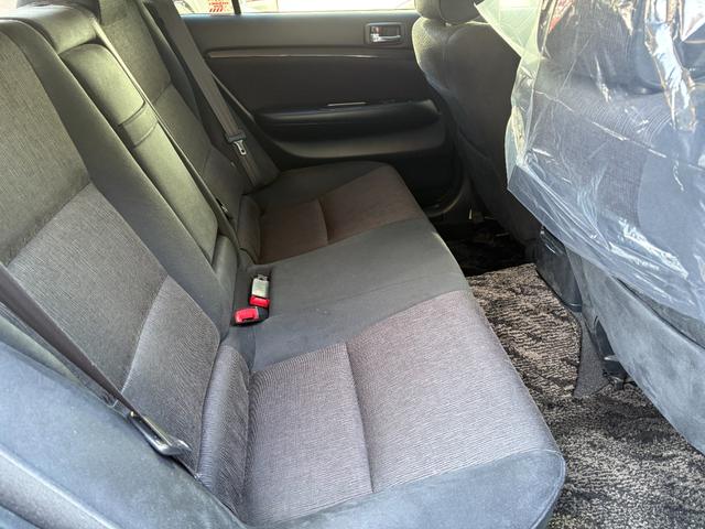 マークIIブリット ２．５ｉＲ－Ｓ　３５ｔｈアニバーサリーナビＰ　マルチナビ　ＨＩＤライト　キーレス　ＥＴＣ　禁煙車　Ｐガラス　純正１７インチＡＷ　３５周年特別仕様車（31枚目）