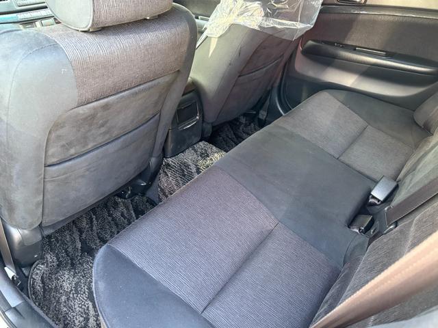 マークIIブリット ２．５ｉＲ－Ｓ　３５ｔｈアニバーサリーナビＰ　マルチナビ　ＨＩＤライト　キーレス　ＥＴＣ　禁煙車　Ｐガラス　純正１７インチＡＷ　３５周年特別仕様車（32枚目）