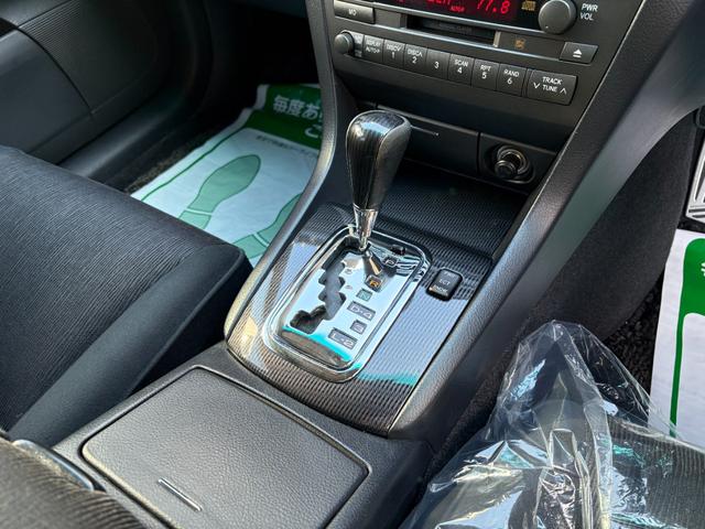 マークIIブリット ２．５ｉＲ－Ｓ　３５ｔｈアニバーサリーナビＰ　マルチナビ　ＨＩＤライト　キーレス　ＥＴＣ　禁煙車　Ｐガラス　純正１７インチＡＷ　３５周年特別仕様車（36枚目）