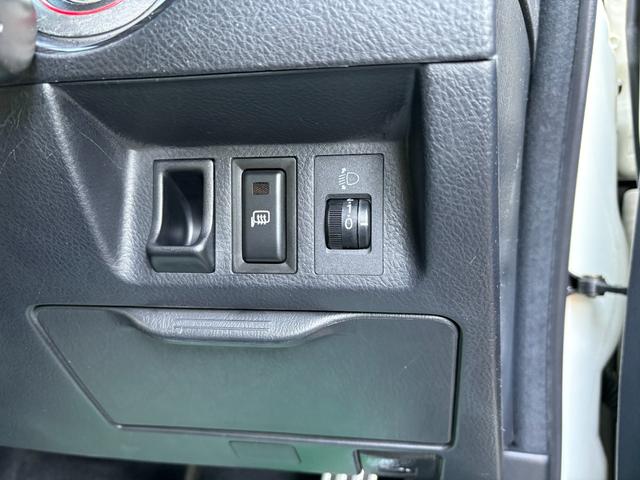 マークIIブリット ２．５ｉＲ－Ｓ　３５ｔｈアニバーサリーナビＰ　マルチナビ　ＨＩＤライト　キーレス　ＥＴＣ　禁煙車　Ｐガラス　純正１７インチＡＷ　３５周年特別仕様車（40枚目）