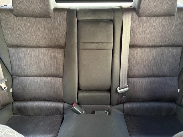 マークIIブリット ２．５ｉＲ－Ｓ　３５ｔｈアニバーサリーナビＰ　マルチナビ　ＨＩＤライト　キーレス　ＥＴＣ　禁煙車　Ｐガラス　純正１７インチＡＷ　３５周年特別仕様車（44枚目）