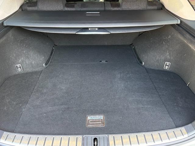 マークIIブリット ２．５ｉＲ－Ｓ　３５ｔｈアニバーサリーナビＰ　マルチナビ　ＨＩＤライト　キーレス　ＥＴＣ　禁煙車　Ｐガラス　純正１７インチＡＷ　３５周年特別仕様車（46枚目）