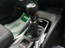 汚れやすいシフトノブ周りもきれいな状態を保っています。スムーズな走りのお車です。6速マニュアルミッション