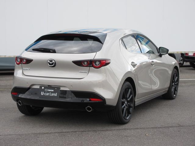 ＭＡＺＤＡ３ファストバック １５Ｓ　レトロスポーツエディション　衝突被害軽減システム　アダプティブクルーズコントロール　全周囲カメラ　オートマチックハイビーム　電動シート　シートヒーター　バックカメラ　オートライト　ＬＥＤヘッドランプ　Ｂｌｕｅｔｏｏｔｈ（2枚目）