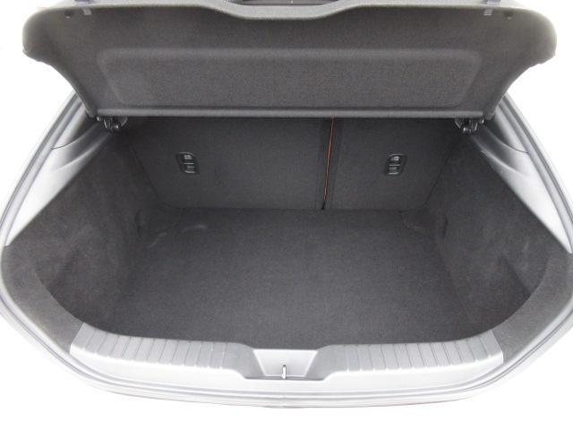 ＭＡＺＤＡ３ファストバック １５Ｓ　レトロスポーツエディション　衝突被害軽減システム　アダプティブクルーズコントロール　全周囲カメラ　オートマチックハイビーム　電動シート　シートヒーター　バックカメラ　オートライト　ＬＥＤヘッドランプ　Ｂｌｕｅｔｏｏｔｈ（16枚目）