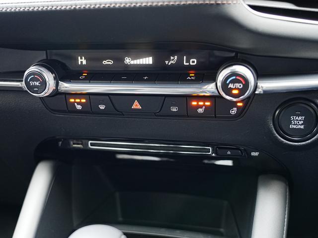 MAZDA3ファストバック 20Sプロアクティブ ツーリングセレクション 衝突被害軽減システム アダプティブクルーズコントロール オートマチックハイビーム 電動シート シートヒーター バックカメラ オートライト LEDヘッドランプ ETC Bluetooth ワンオーナー(10枚目)