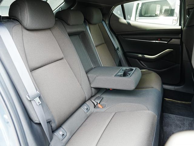 MAZDA3ファストバック 20Sプロアクティブ ツーリングセレクション 衝突被害軽減システム アダプティブクルーズコントロール オートマチックハイビーム 電動シート シートヒーター バックカメラ オートライト LEDヘッドランプ ETC Bluetooth ワンオーナー(16枚目)