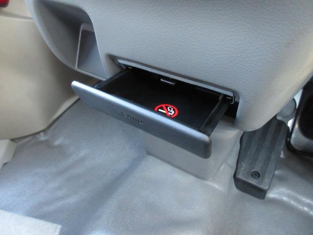 �����X����������������̔��̂��Ԃł��I�ڂ����̓X�^�b�t�܂ł��q�˂��������B