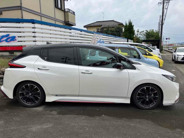 リーフ ニスモ ドライブレコーダー ETC 全周囲カメラ ナビ オートクルーズコントロール 自動駐車システム 衝突被害軽減システム アルミホイール オートライト LEDヘッドランプ スマートキー 電動格納ミラー(15枚目)