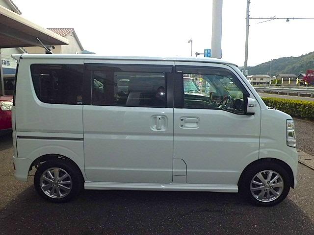 エブリイワゴン ＰＺターボスペシャル　ワンオーナー　下取車　禁煙車　両側パワースライドドア　左オートステップ　フルセグメモリーナビ　バックカメラ　ＥＴＣ　ＨＩＤヘッド　フォグランプ（9枚目）