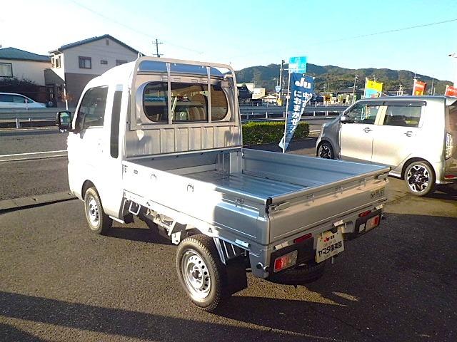 ハイゼットトラック ジャンボエクストラ 4WD LEDヘッド スマートキー プッシュスタート スマートアシスト 届出済未使用車(3枚目)