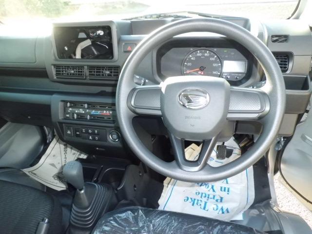 ハイゼットトラック ジャンボエクストラ 4WD LEDヘッド スマートキー プッシュスタート スマートアシスト 届出済未使用車(4枚目)