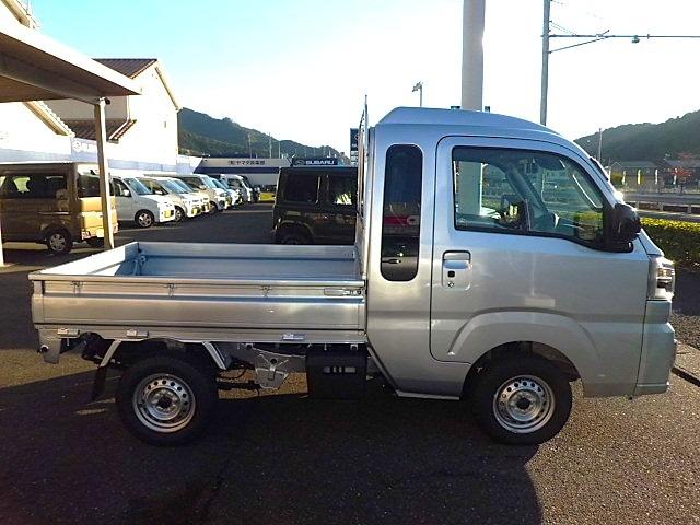 ハイゼットトラック ジャンボエクストラ 4WD LEDヘッド スマートキー プッシュスタート スマートアシスト 届出済未使用車(9枚目)