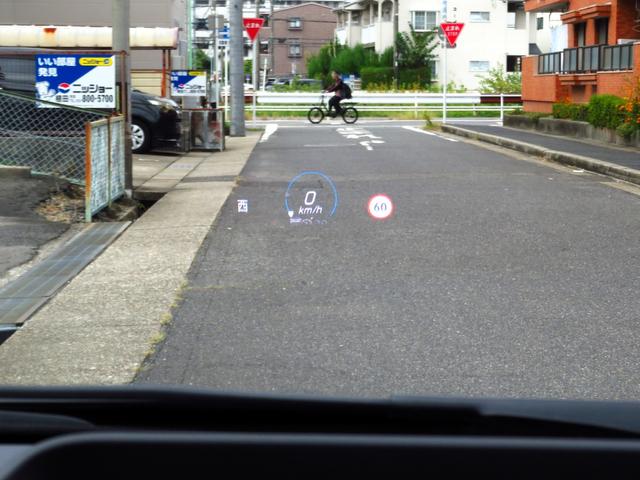 Bクラス B180 AMGレザーエクスクルーシブパッケージ パノラマルーフ アドバンスドパッケージ レーダーセーフティパッケージ ナビゲーションパッケージ 赤/黒本革シート 360°カメラ ヘッドアップディスプレイ パワーシート シートヒーター 禁煙車(16枚目)