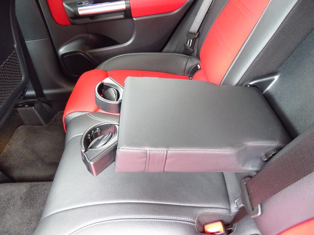 Bクラス B180 AMGレザーエクスクルーシブパッケージ パノラマルーフ アドバンスドパッケージ レーダーセーフティパッケージ ナビゲーションパッケージ 赤/黒本革シート 360°カメラ ヘッドアップディスプレイ パワーシート シートヒーター 禁煙車(42枚目)