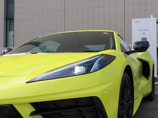 シボレーコルベット ２ＬＴ　リミテッドスポーツスタイルエディション　２０２３年モデル　７０周年記念モデル　　限定車　ワンオーナー　延長保証・延長メンテナンスプラン２年加入済み　純正ドラレコ付き　ＢＯＳＥ　メーカークラウドナビ　スエードシート　スエードステアリング（8枚目）