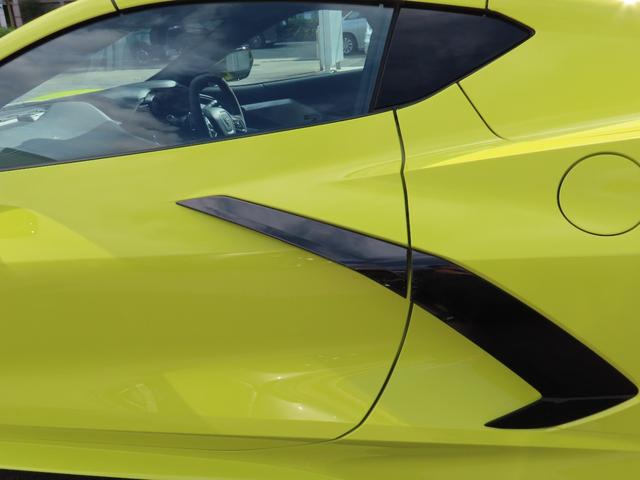 シボレーコルベット ２ＬＴ　リミテッドスポーツスタイルエディション　２０２３年モデル　７０周年記念モデル　　限定車　ワンオーナー　延長保証・延長メンテナンスプラン２年加入済み　純正ドラレコ付き　ＢＯＳＥ　メーカークラウドナビ　スエードシート　スエードステアリング（11枚目）