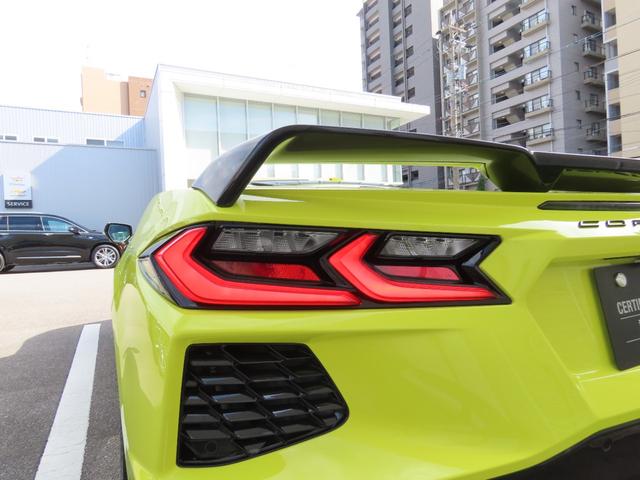 シボレーコルベット ２ＬＴ　リミテッドスポーツスタイルエディション　２０２３年モデル　７０周年記念モデル　　限定車　ワンオーナー　延長保証・延長メンテナンスプラン２年加入済み　純正ドラレコ付き　ＢＯＳＥ　メーカークラウドナビ　スエードシート　スエードステアリング（13枚目）