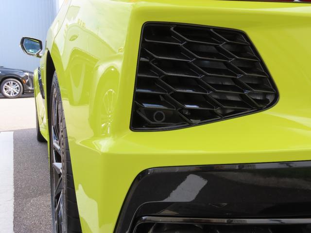 シボレーコルベット ２ＬＴ　リミテッドスポーツスタイルエディション　２０２３年モデル　７０周年記念モデル　　限定車　ワンオーナー　延長保証・延長メンテナンスプラン２年加入済み　純正ドラレコ付き　ＢＯＳＥ　メーカークラウドナビ　スエードシート　スエードステアリング（15枚目）