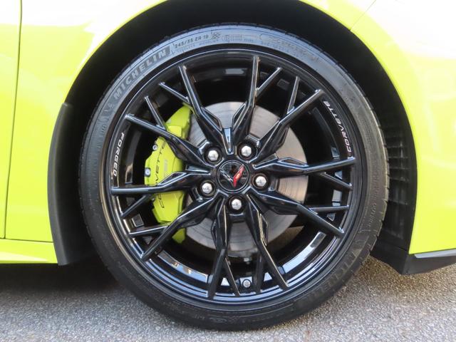 シボレーコルベット ２ＬＴ　リミテッドスポーツスタイルエディション　２０２３年モデル　７０周年記念モデル　　限定車　ワンオーナー　延長保証・延長メンテナンスプラン２年加入済み　純正ドラレコ付き　ＢＯＳＥ　メーカークラウドナビ　スエードシート　スエードステアリング（21枚目）