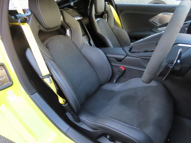 シボレーコルベット ２ＬＴ　リミテッドスポーツスタイルエディション　２０２３年モデル　７０周年記念モデル　　限定車　ワンオーナー　延長保証・延長メンテナンスプラン２年加入済み　純正ドラレコ付き　ＢＯＳＥ　メーカークラウドナビ　スエードシート　スエードステアリング（24枚目）