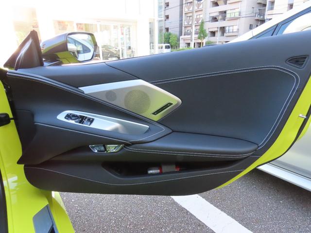 シボレーコルベット ２ＬＴ　リミテッドスポーツスタイルエディション　２０２３年モデル　７０周年記念モデル　　限定車　ワンオーナー　延長保証・延長メンテナンスプラン２年加入済み　純正ドラレコ付き　ＢＯＳＥ　メーカークラウドナビ　スエードシート　スエードステアリング（26枚目）