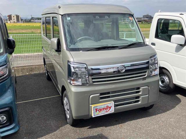 クリッパーバン ＧＸ　届け出済み未使用車　ＣＶＴ　衝突被害軽減システム　クリアランスソナー　レーンアシスト　両側スライドドア　スマートキー　アイドリングストップ　電動格納ミラー　シートヒーター　オートライト　ＥＳＣ（9枚目）