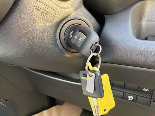ｅＫワゴン Ｍ　届け出済み未使用車　バックカメラ　クリアランスソナー　レーンアシスト　衝突被害軽減システム　オートライト　キーレスエントリー　アイドリングストップ　電動格納ミラー　シートヒーター　ベンチシート　ＣＶＴ（13枚目）