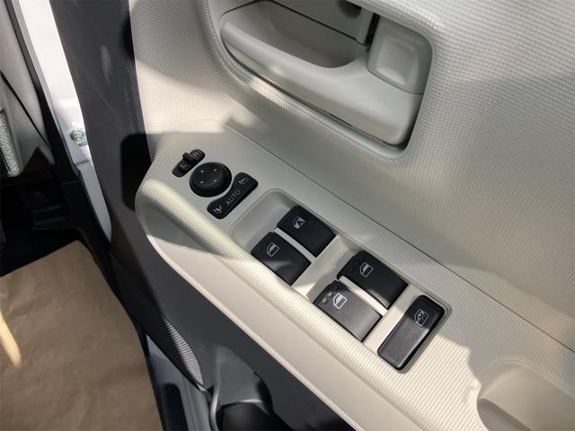 ムーヴキャンバス ストライプスＸ　届け出済み未使用車　両側電動スライドドア　クリアランスソナー　衝突被害軽減システム　オートライト　スマートキー　アイドリングストップ　電動格納ミラー　ベンチシート　ＣＶＴ　盗難防止システム　ＡＢＳ（14枚目）