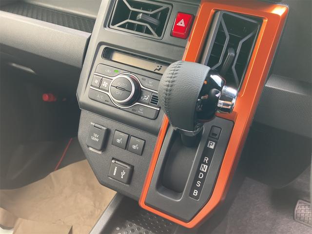 必ず使用するシフトレバー。確りと確認したいですね。