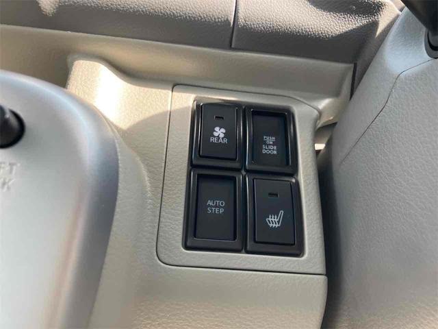 エブリイワゴン PZターボスペシャル 届け出済み未使用車 両側電動スライドドア クリアランスソナー レーンアシスト 衝突被害軽減システム オートライト LEDヘッドランプ スマートキー アイドリングストップ 電動格納ミラー シートヒーター(11枚目)