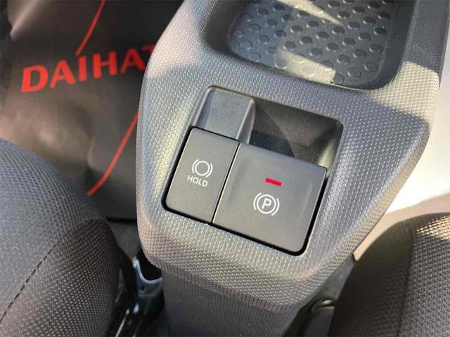タフト Ｘ　バックカメラ　ＴＶ　クリアランスソナー　衝突被害軽減システム　オートライト　ＬＥＤヘッドランプ　スマートキー　アイドリングストップ　電動格納ミラー　サンルーフ　ＣＶＴ　盗難防止システム　ＡＢＳ　ＥＳＣ（13枚目）