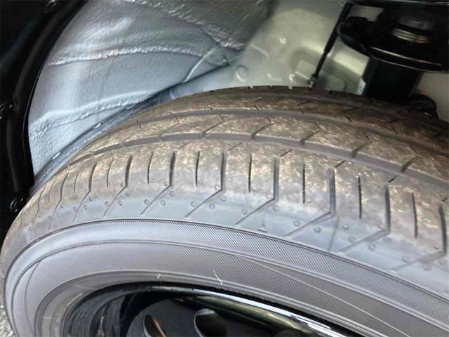 タフト Ｘ　バックカメラ　ＴＶ　クリアランスソナー　衝突被害軽減システム　オートライト　ＬＥＤヘッドランプ　スマートキー　アイドリングストップ　電動格納ミラー　サンルーフ　ＣＶＴ　盗難防止システム　ＡＢＳ　ＥＳＣ（26枚目）