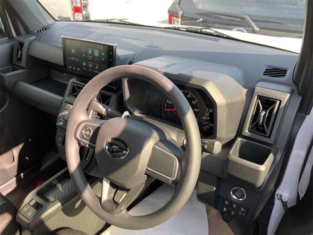 タフト Ｘ　バックカメラ　ＴＶ　クリアランスソナー　衝突被害軽減システム　オートライト　ＬＥＤヘッドランプ　スマートキー　アイドリングストップ　電動格納ミラー　サンルーフ　ＣＶＴ　盗難防止システム　ＡＢＳ　ＥＳＣ（31枚目）