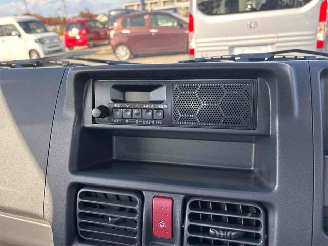 キャリイトラック KC 4WD 届け出済み未使用車 AT 衝突被害軽減システム クリアランスソナー レーンアシスト アイドリングストップ オートライト ESC エアコン パワーウィンドウ(7枚目)