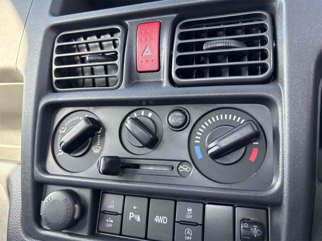 キャリイトラック KC 4WD 届け出済み未使用車 AT 衝突被害軽減システム クリアランスソナー レーンアシスト アイドリングストップ オートライト ESC エアコン パワーウィンドウ(9枚目)