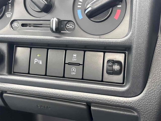 キャリイトラック KC 届け出済み未使用車 AT クリアランスソナー キーレスエントリー アイドリングストップ オートライト ESC エアコン パワーウィンドウ 運転席エアバッグ 助手席エアバッグ(9枚目)