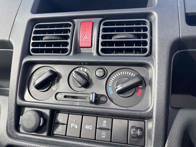 キャリイトラック KC 4WD 届け出済み未使用車 軽トラック AT 衝突被害軽減システム クリアランスソナー レーンアシスト アイドリングストップ オートライト ESC エアコン パワーウィンドウ(8枚目)
