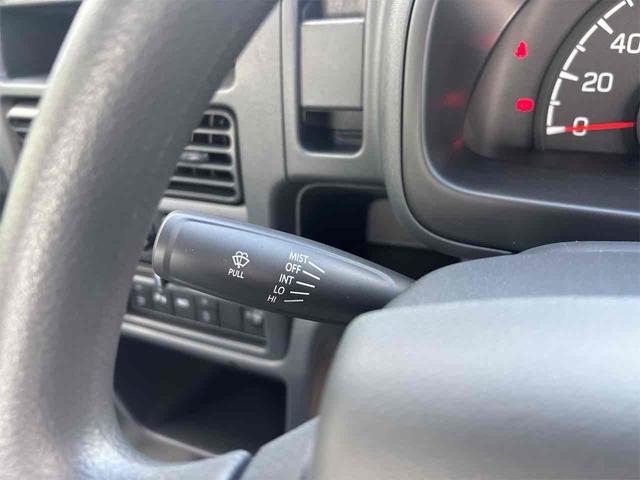 キャリイトラック KC 4WD 届け出済み未使用車 軽トラック AT 衝突被害軽減システム クリアランスソナー レーンアシスト アイドリングストップ オートライト ESC エアコン パワーウィンドウ(12枚目)