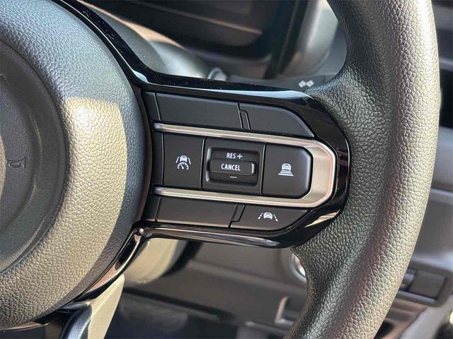 スペーシアカスタム ハイブリッドＧＳ　届け出済み未使用車　両側スライド・片側電動　クリアランスソナー　オートクルーズコントロール　レーンアシスト　衝突被害軽減システム　オートライト　ＬＥＤヘッドランプ　スマートキー　アイドリングストップ（11枚目）