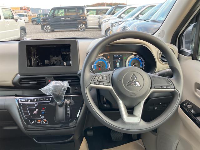 eKワゴン G バックカメラ クリアランスソナー レーンアシスト 衝突被害軽減システム オートライト スマートキー アイドリングストップ 電動格納ミラー シートヒーター ベンチシート CVT 盗難防止システム ABS(7枚目)