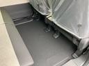 ベースグレード　両側スライド・片側電動　クリアランスソナー　オートクルーズコントロール　レーンアシスト　衝突被害軽減システム　オートライト　ＬＥＤヘッドランプ　スマートキー　アイドリングストップ　電動格納ミラー（51枚目）