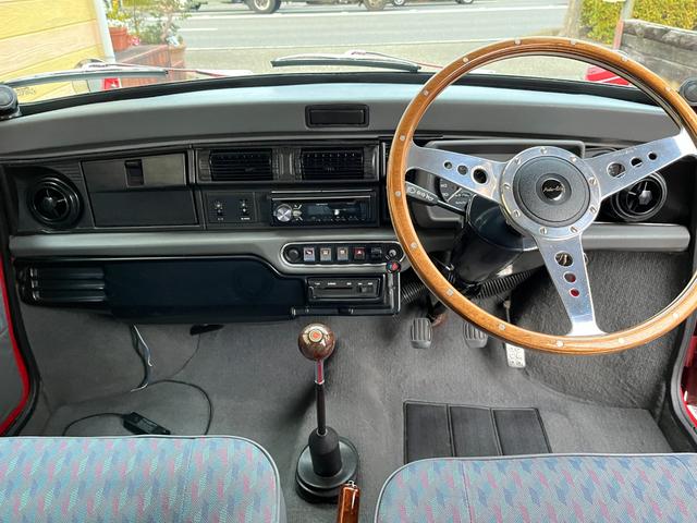 ＭＩＮＩ クーパー１．３ｉ　１９９２年式　ベーシック１．３ｉ（Ｍ／Ｔ）白・赤／クーラー／ＣＤステレオ／モトリタウッドハンドル／ＥＴＣ／ＨＩ－ＬＯＫＩＴ／１０インチ　スピードスターＭＫＩＩアルミ／コイルスプリング／スポーツショック（22枚目）