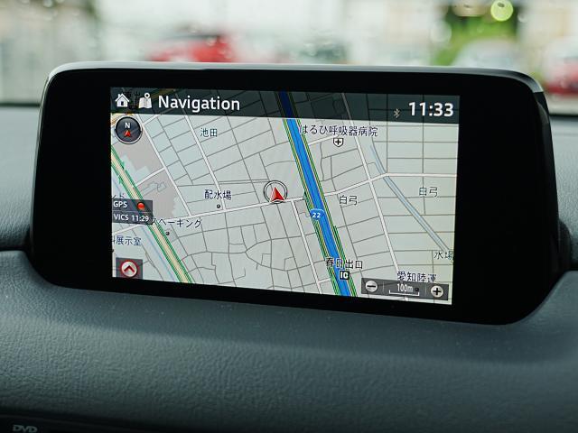 マツダコネクトの７インチＷＶＧＡディスプレイです。センターコンソールのコマンダーコントロールでの操作に加えて、タッチパネルにもなっていますので、画面にタッチしての操作も可能です。