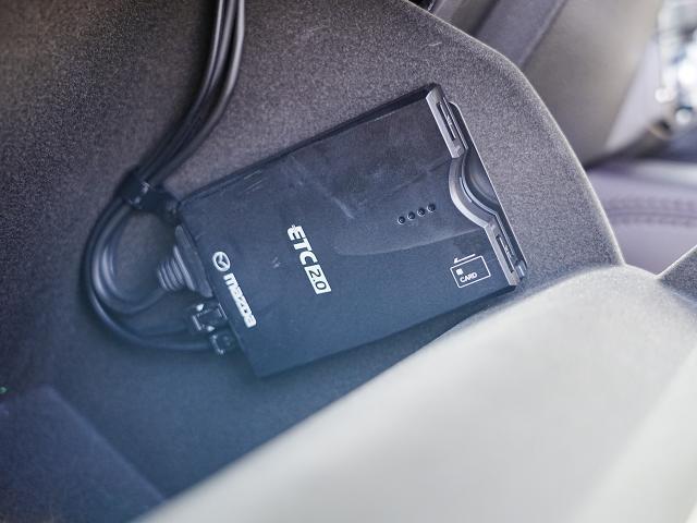 CX-5 XD エクスクルーシブモード 衝突被害軽減システム アダプティブクルーズコントロール 全周囲カメラ オートマチックハイビーム 革シート 電動シート シートヒーター バックカメラ オートライト LEDヘッドランプ ETC ディーゼル(14枚目)